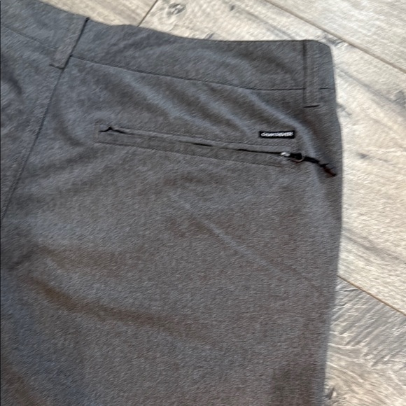 Quiksilver Amphibians 36” men’s gray Shorts - Picture 1 of 7